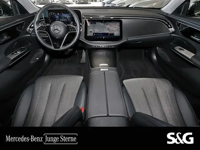 Mercedes-Benz E-Class view 6