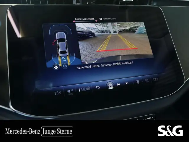 Mercedes-Benz E-Class view 11