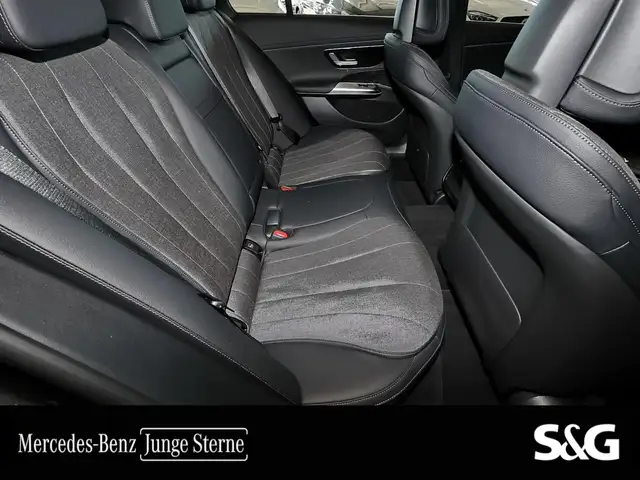 Mercedes-Benz E-Class view 7