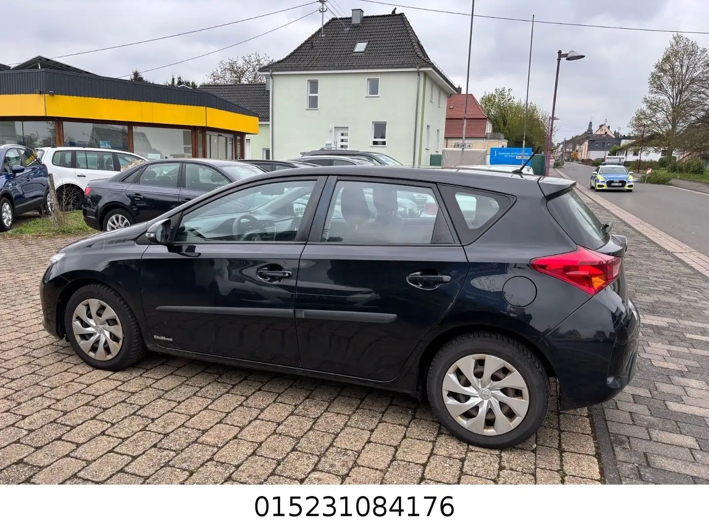 Toyota Auris Cool 4/5 Türer+Multilenkrad+Klimaaut.+2HD Black - 2