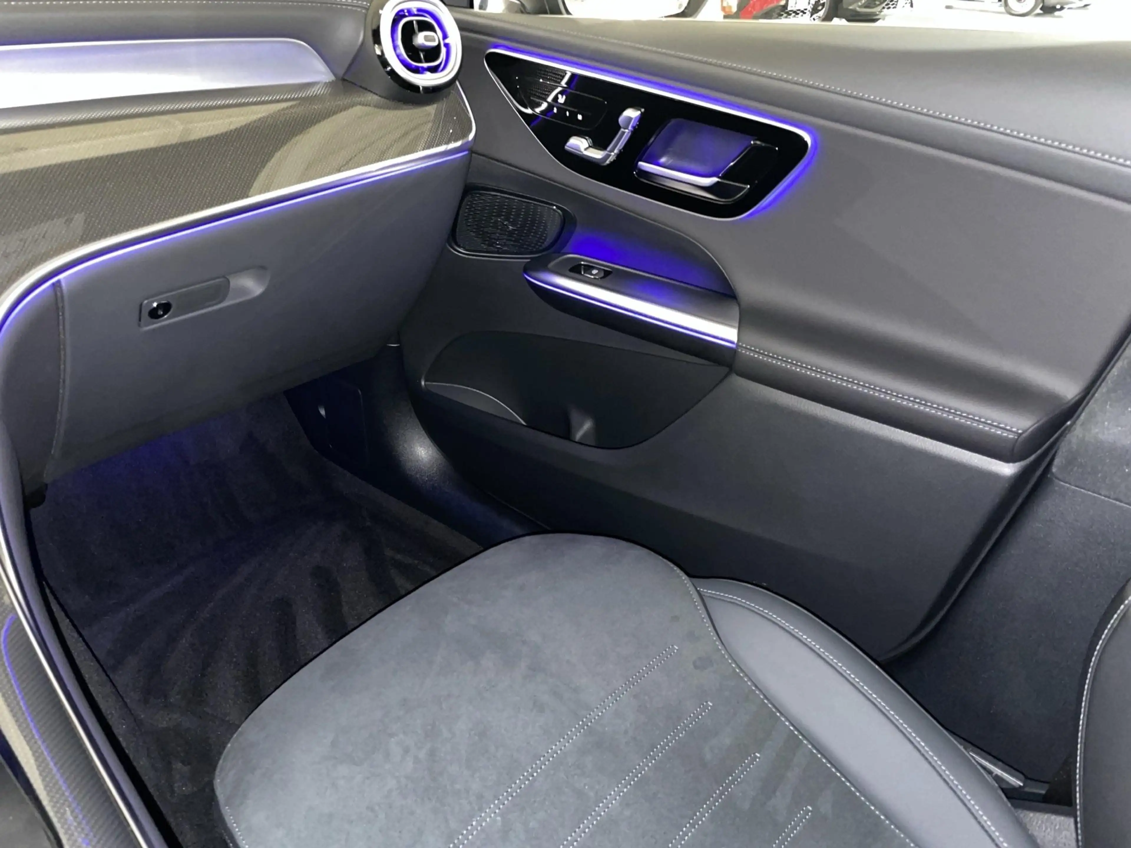 Mercedes-Benz GLC 300 2.0 d 4MATIC AMG Line — photo 9