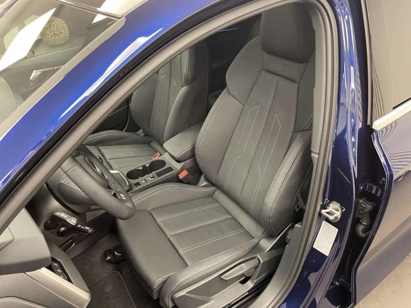 Audi A3 Sportback S line 30 TDI 116 CV / 85 kW boite manue Bleu - 2