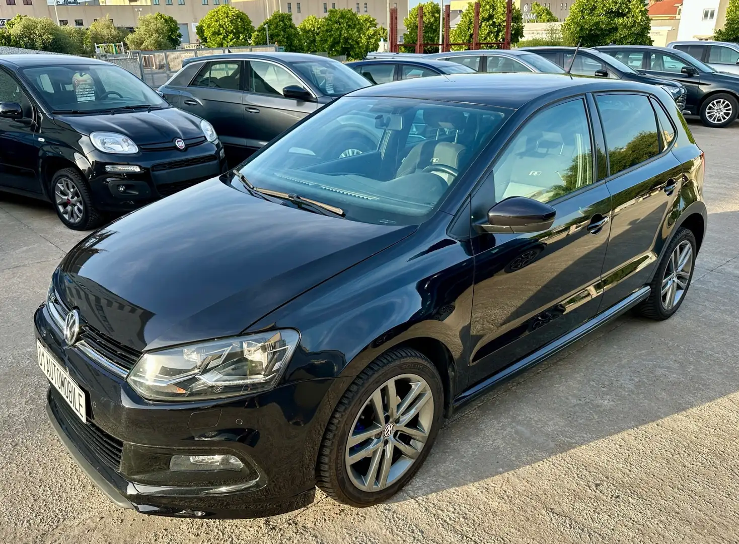 Volkswagen Polo 1.4 TDI 90 CV 5p. R-LINE Nero - 1