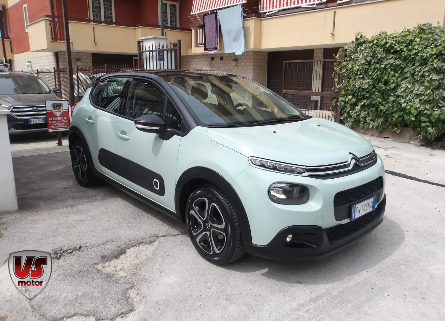 Citroen C3 C3 PureTech 82 Shine Vert - 1