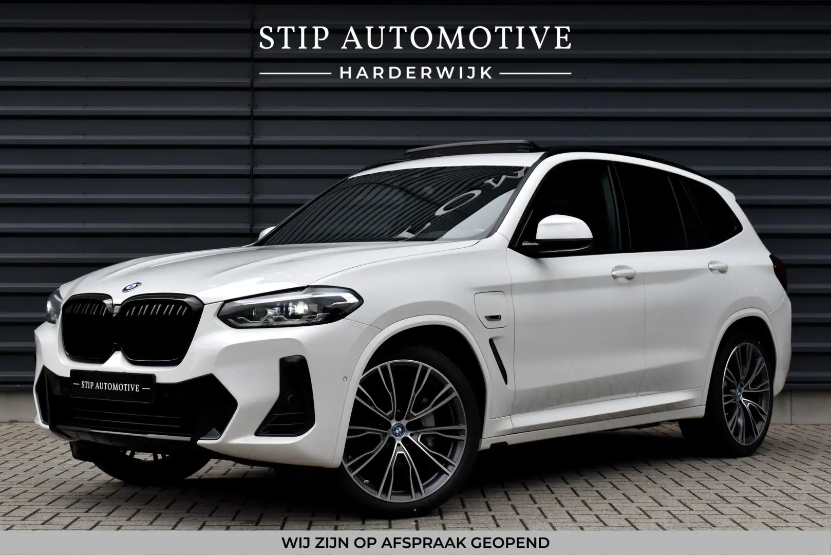 BMW X3 xDrive30e M Sport | Panoramadak | 21'' Velgen | Ca Wit - 1