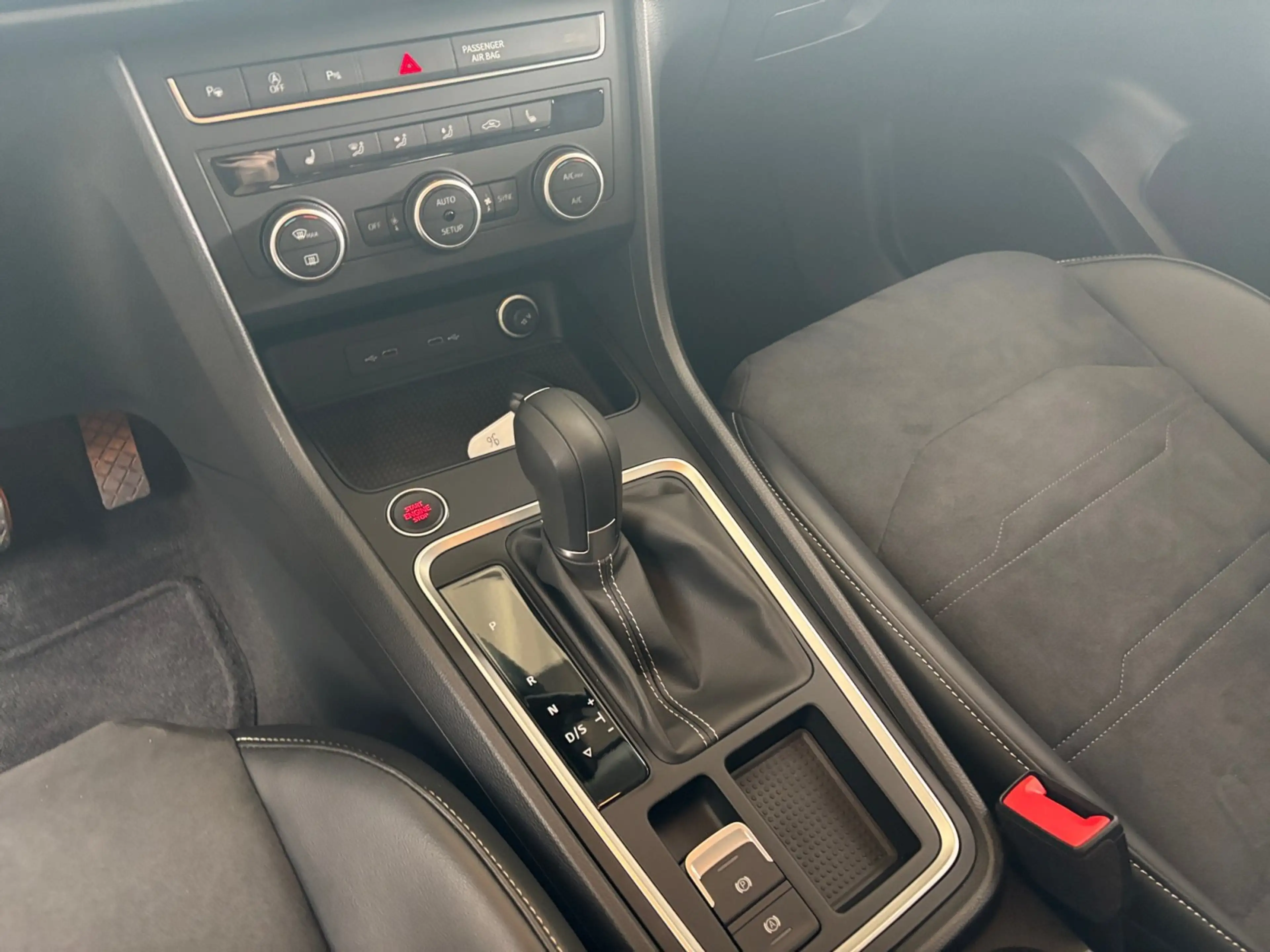 SEAT Ateca Style 1.5 TSI ACT DSG Rückfahrkamera — photo 9