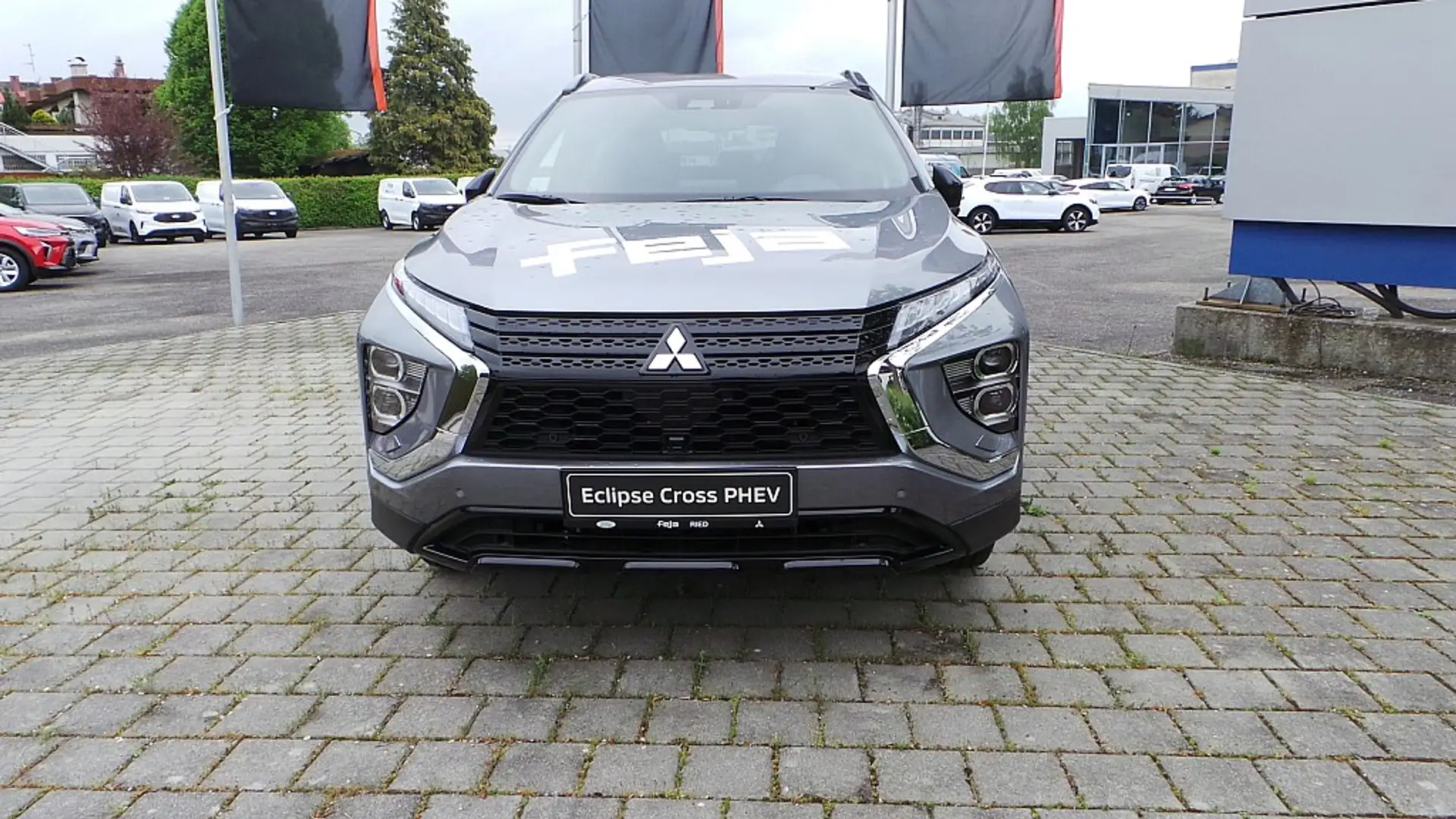 Mitsubishi Eclipse Cross 2,4 PHEV 4WD 45 Jahre Edition CVT Aut. Gris - 2