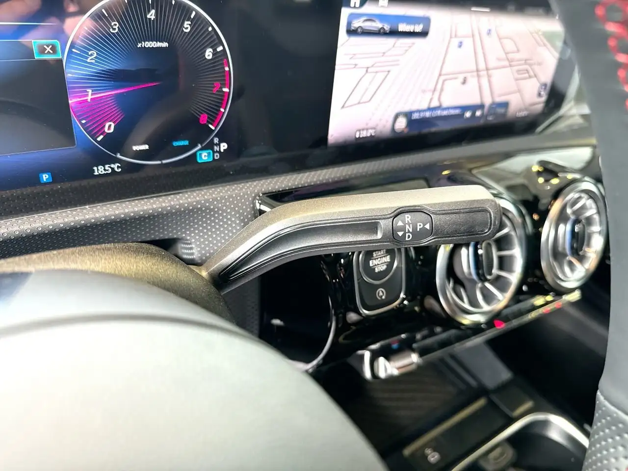 Mercedes-Benz CLA снимка Mercedes-Benz CLA