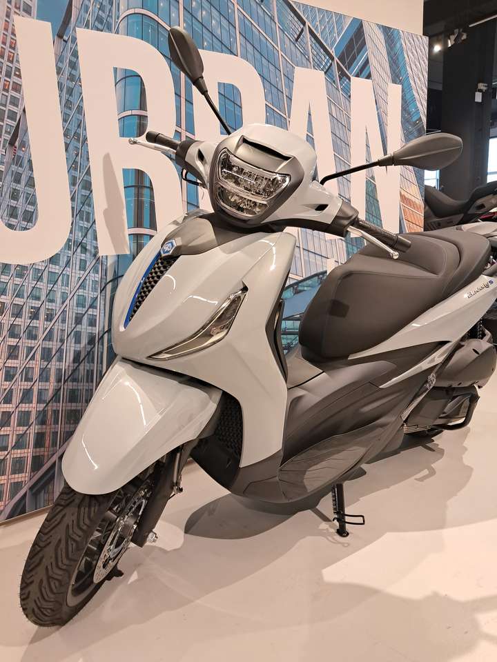 Piaggio Beverly 300 S + bauletto incluso