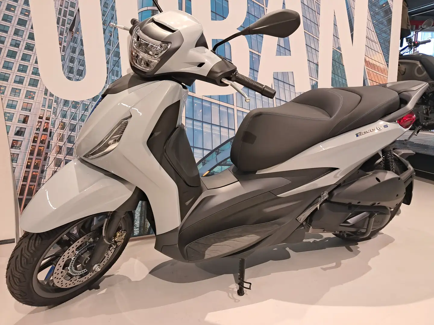 Piaggio Beverly 300 S + bauletto incluso Grigio - 2