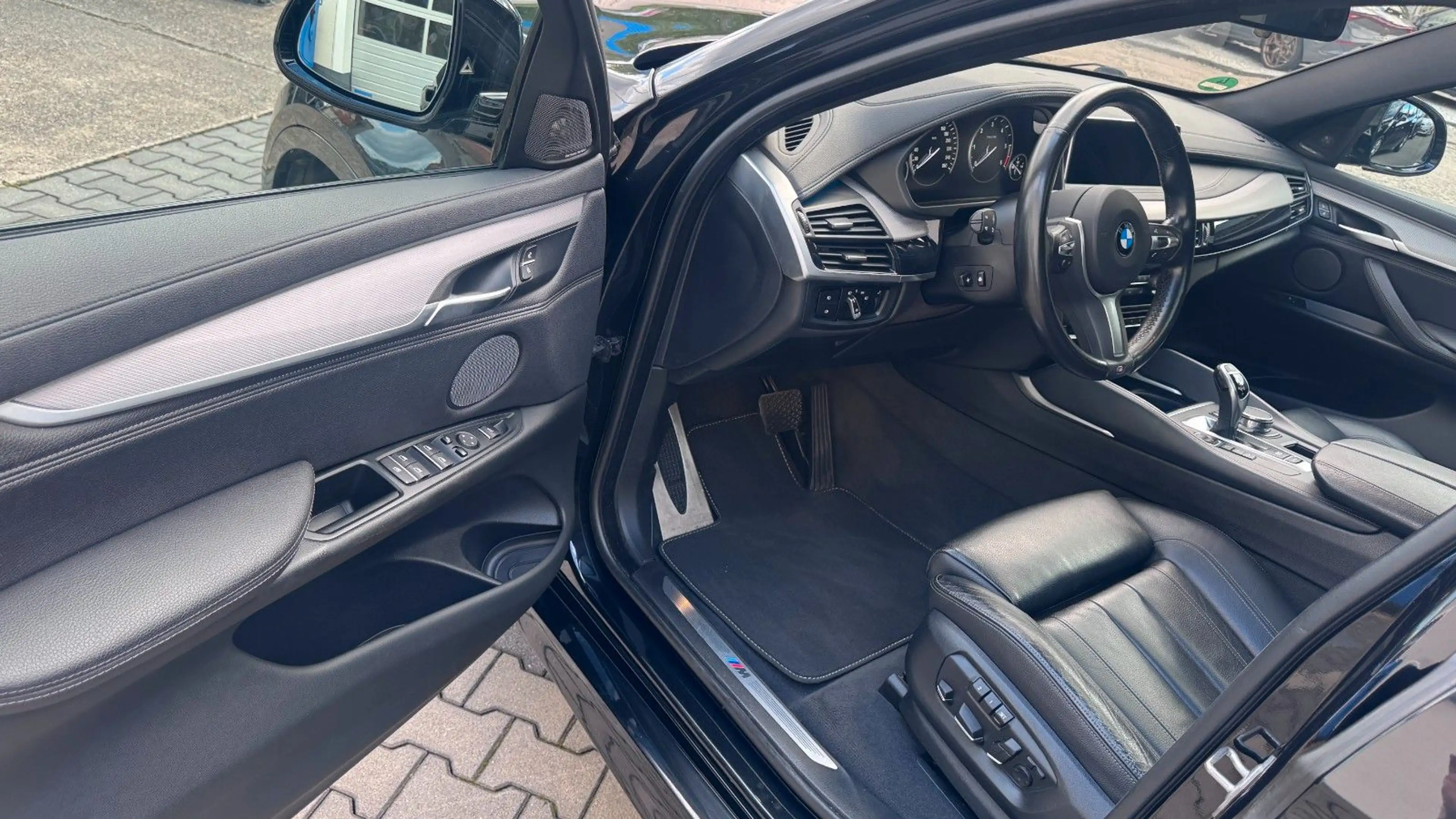 BMW X6 xDr 40d LED Navi Head 21Zoll AbstTemp AHK — photo 14