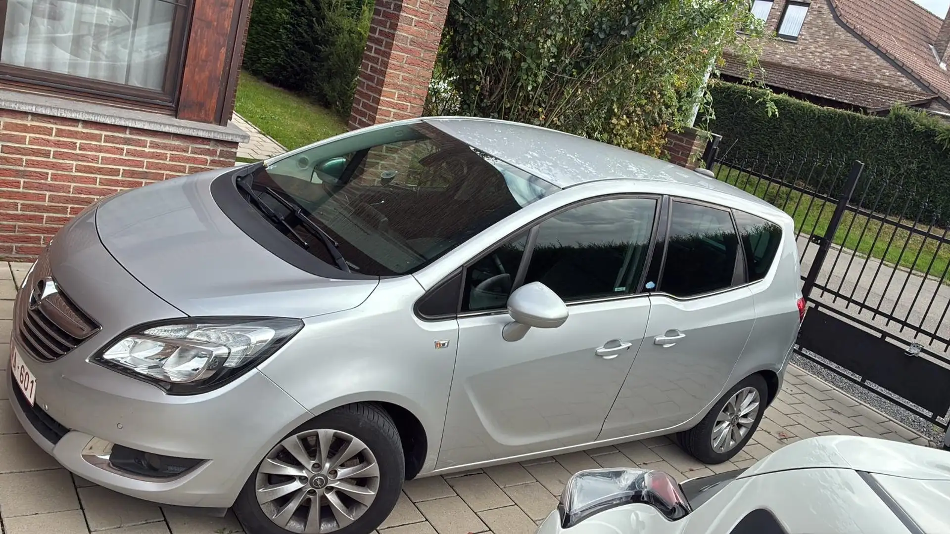 Opel Meriva Meriva 1.6 CDTi ecoFLEX Ultimate Edition S/S Argent - 1