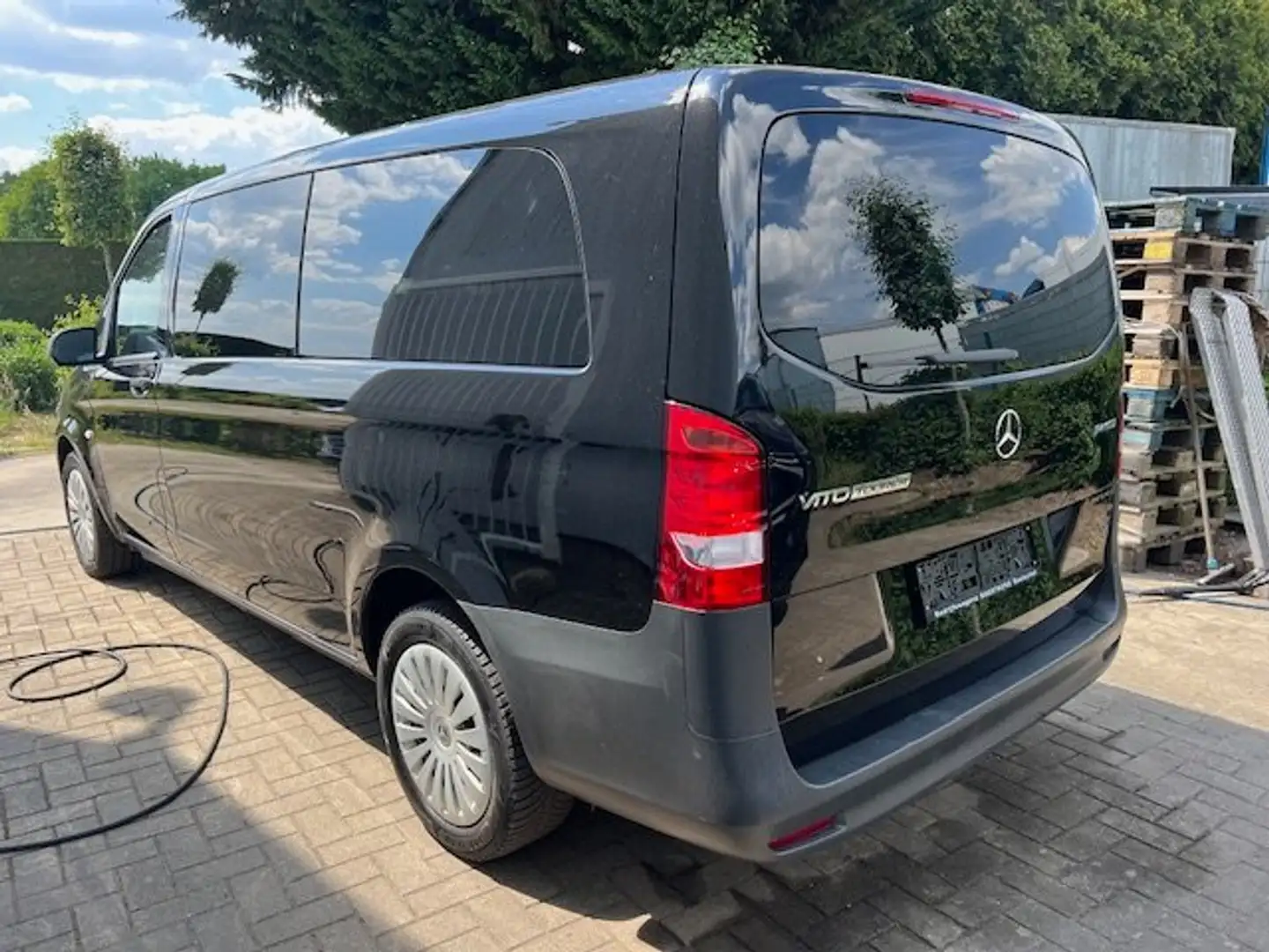 Mercedes-Benz Vito 114 tourer - € 34000 ex btw Schwarz - 2