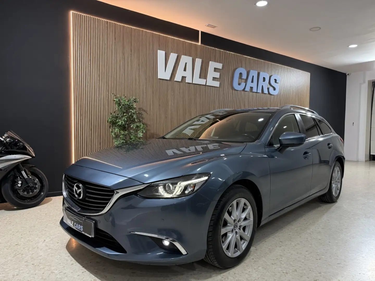 Mazda 6 Wagon 2.2 Skyactiv-D Zenith Black Aut. 110kW Azul - 1