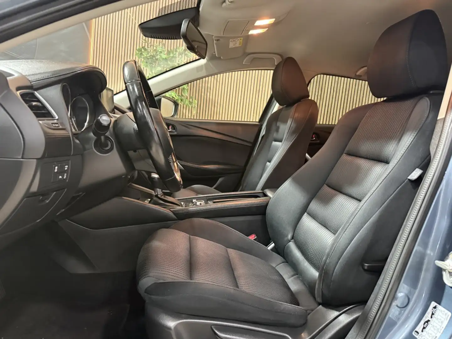 Mazda 6 Wagon 2.2 Skyactiv-D Zenith Black Aut. 110kW Azul - 2