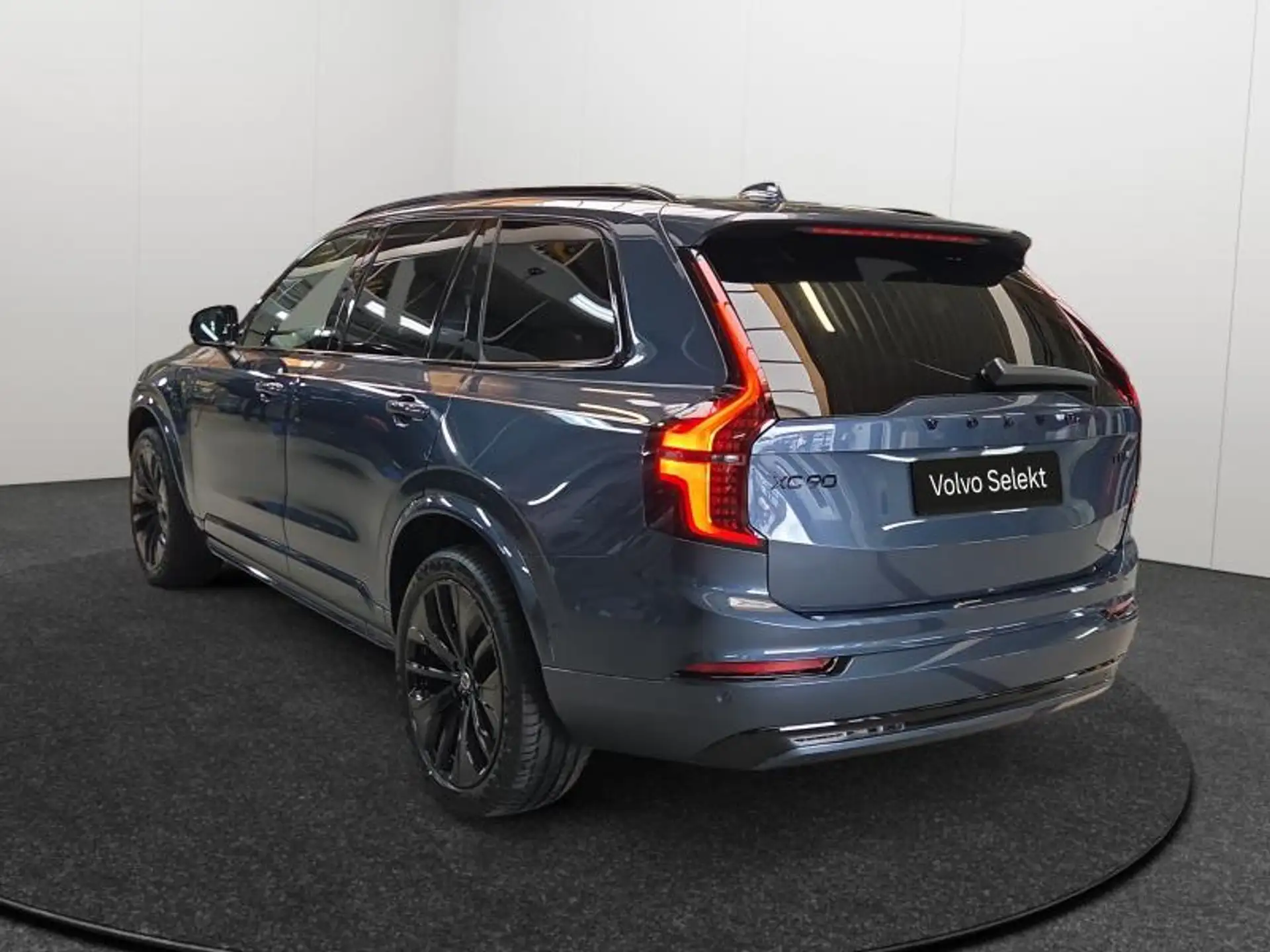 Volvo XC90 XC90 Plug-in Hybrid 2026 네이비 사진 3
