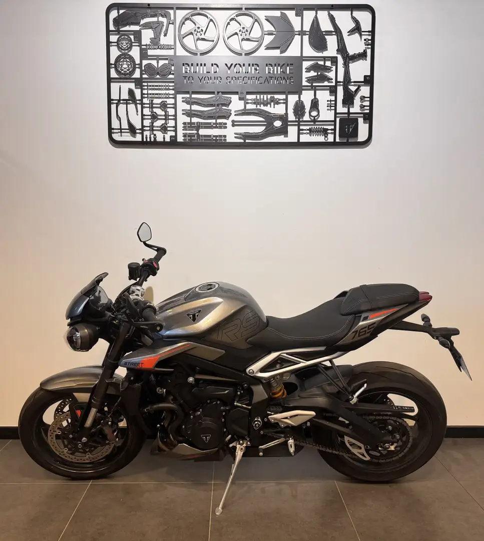 Triumph Street Triple 765 Šedá - 2