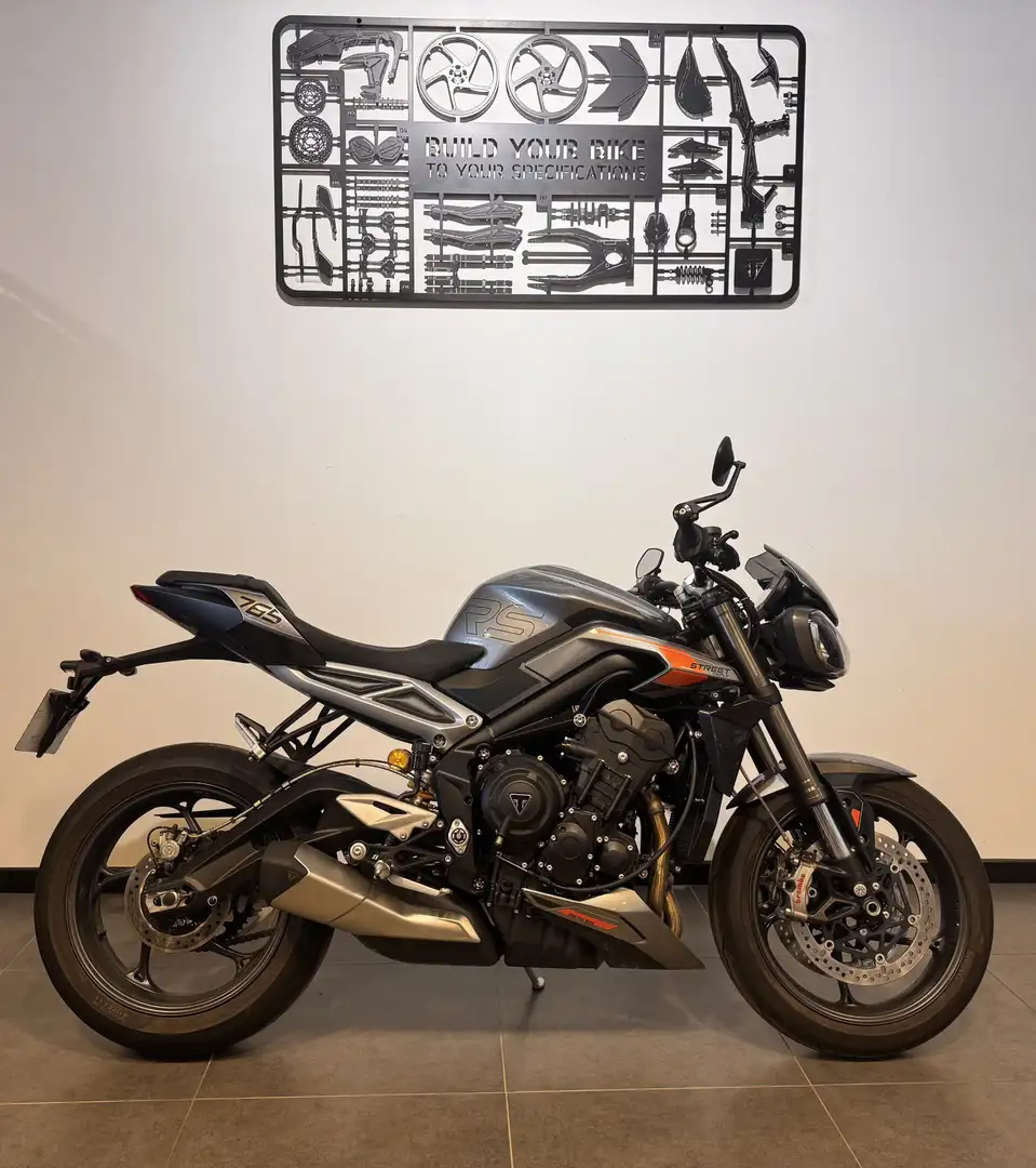 Triumph Street Triple 765 Šedá - 1