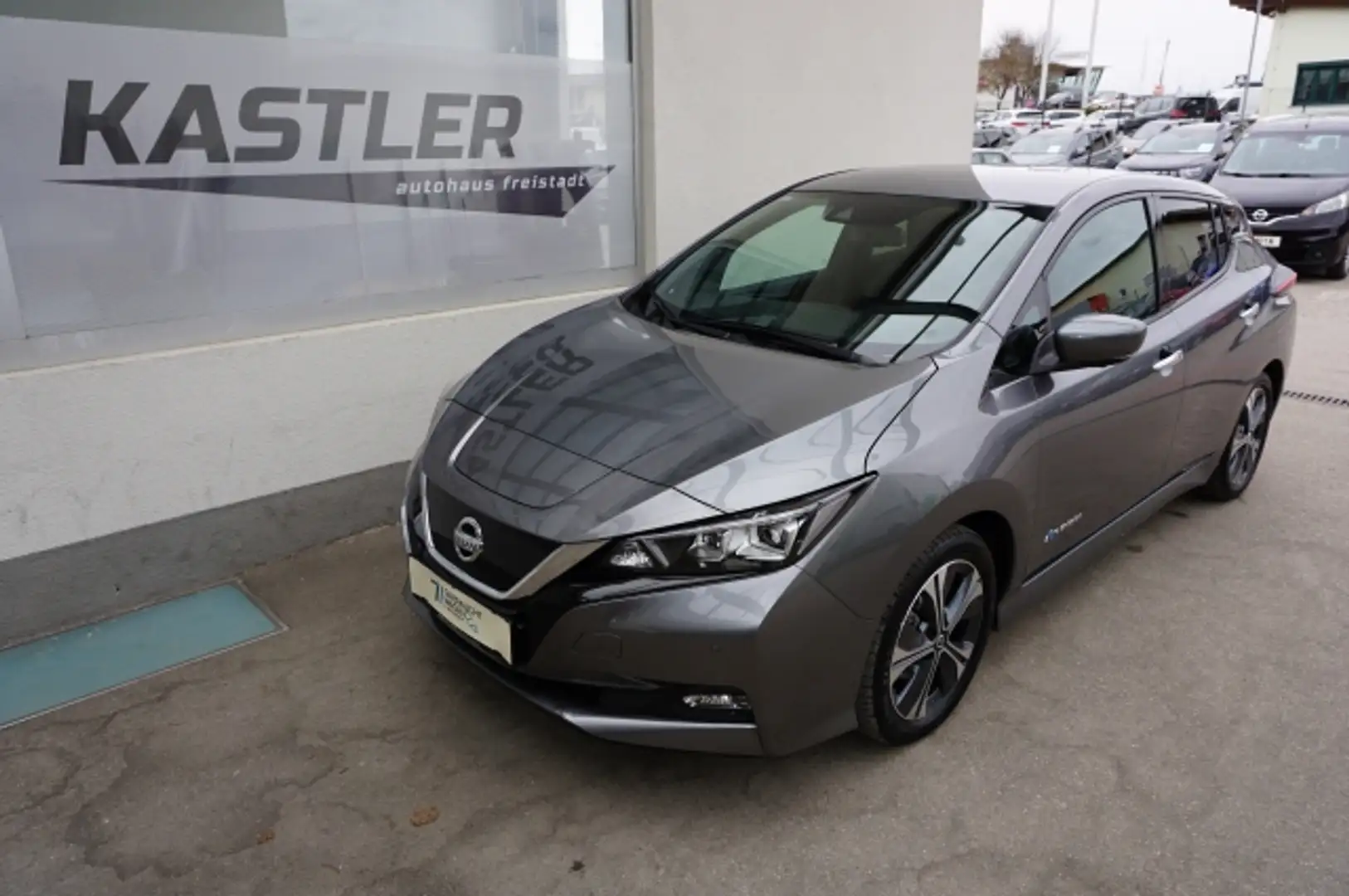 Nissan Leaf Tekna 40kWh 150PS Grau - 1