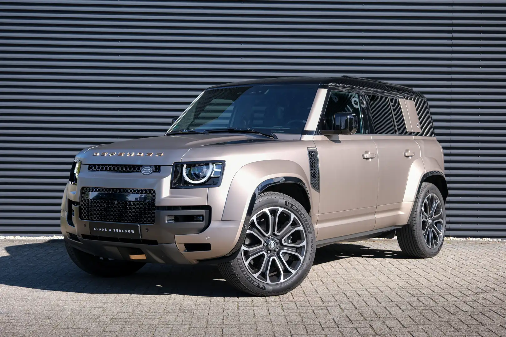 Land Rover Defender 110 4.4 P635 110 Octa Commercial / Panorama dak / Brun - 2