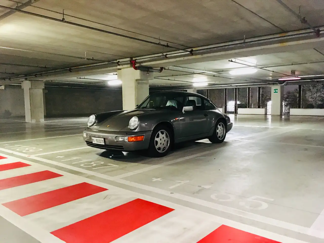 Porsche 964 911 Coupe 3.6 Carrera 4, foto 3