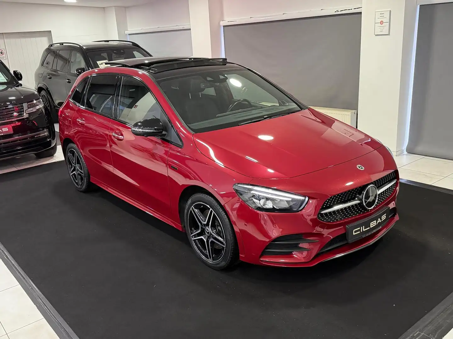 Mercedes-Benz B 250 e AMG-Line *HUD*PANO*LEDER*KAM*TOTW*DIST* Rouge - 2
