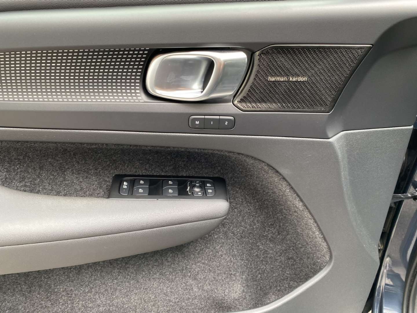 Volvo XC40 R Design Recharge Plug-In Hybrid T4 - 2021 - Joinsteer - #7