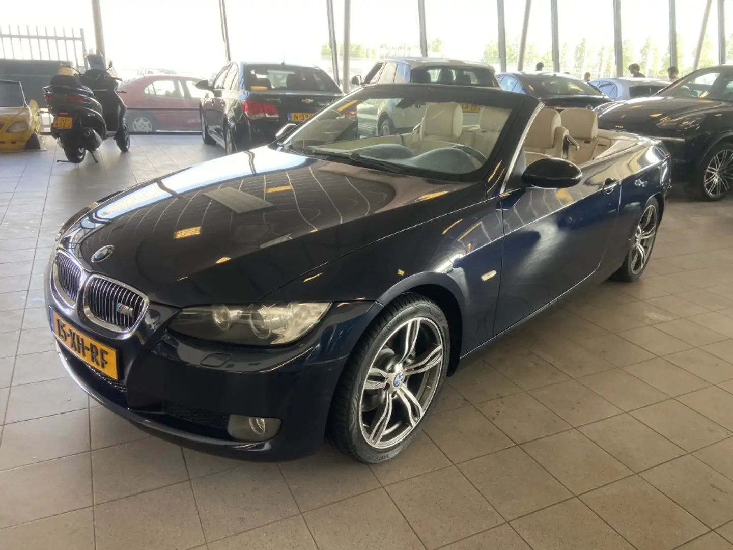 BMW 325 3-serie Cabrio 325i High Executive Blauw - 1