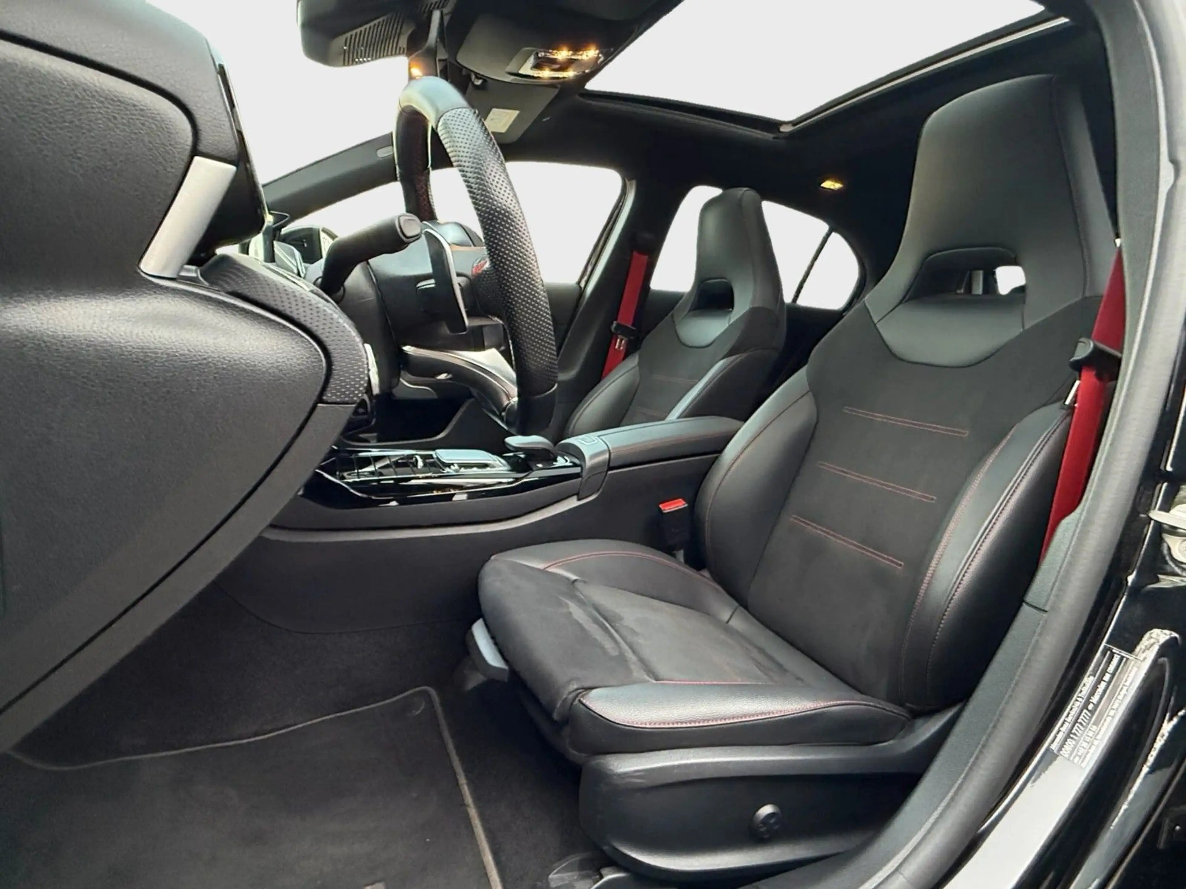 Mercedes-Benz A 35 AMG 4Matic/ BURMESTER/PANO/MEMORY/KEYLESS — photo 9