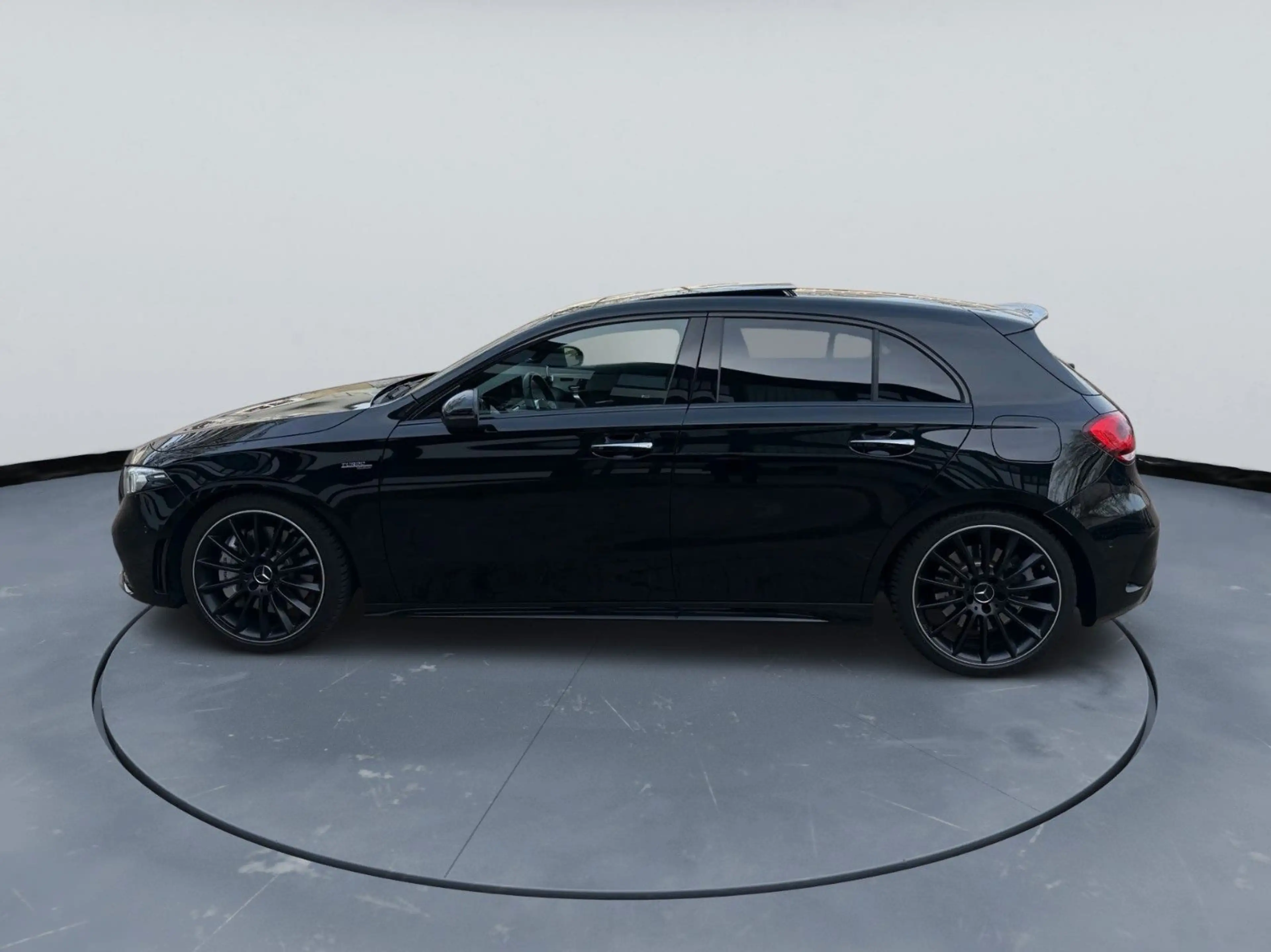 Mercedes-Benz A 35 AMG 4Matic/ BURMESTER/PANO/MEMORY/KEYLESS — photo 4