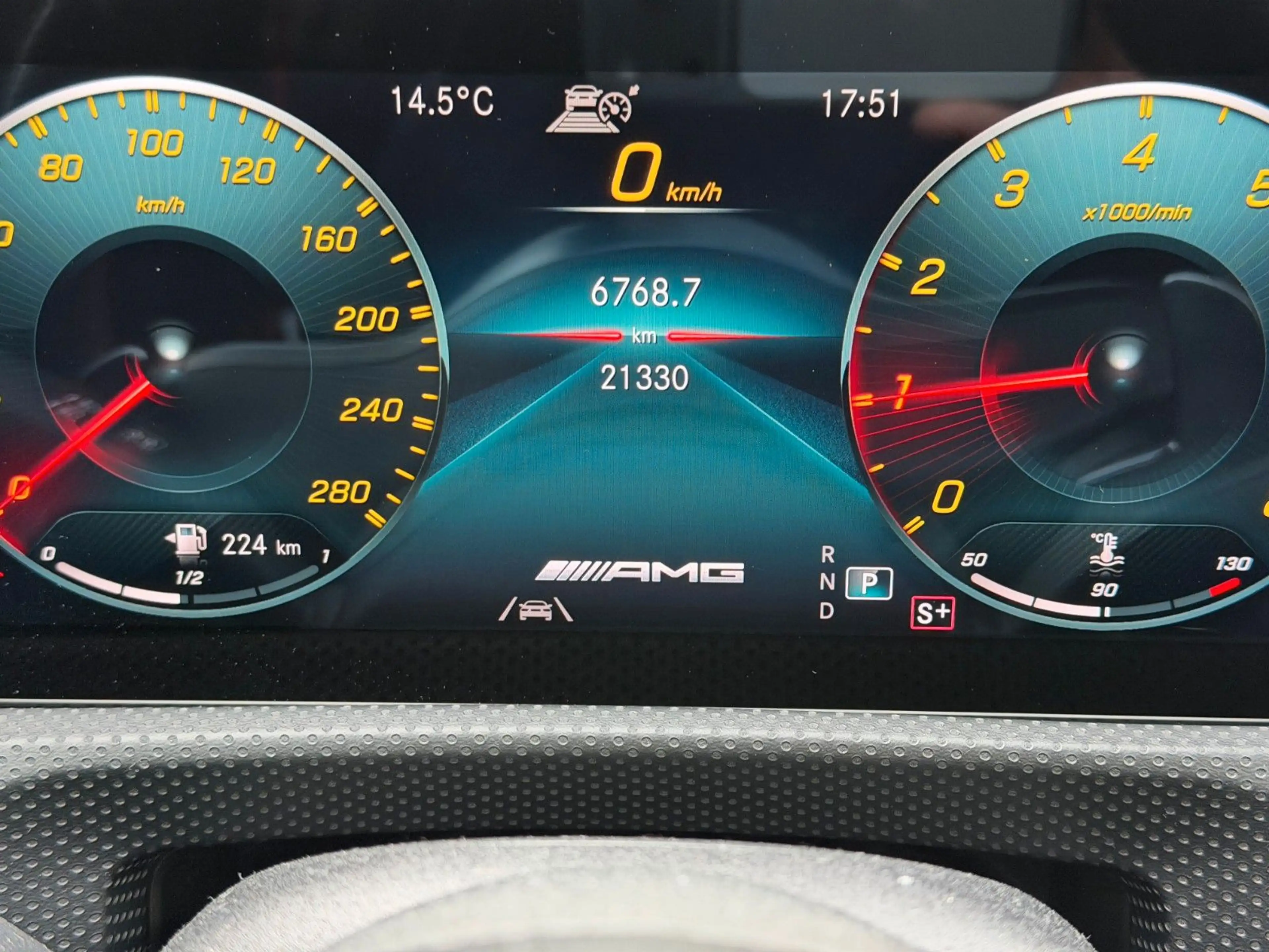 Mercedes-Benz A 35 AMG 4Matic/ BURMESTER/PANO/MEMORY/KEYLESS — photo 13