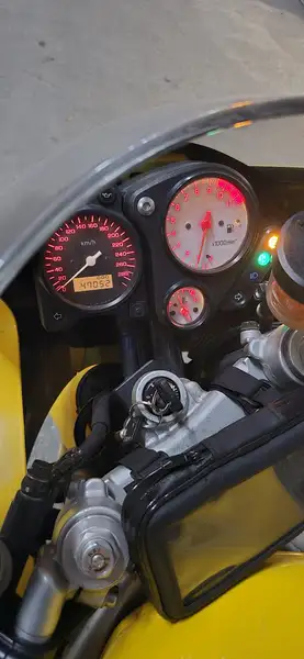 Honda VTR 1000 - foto 4