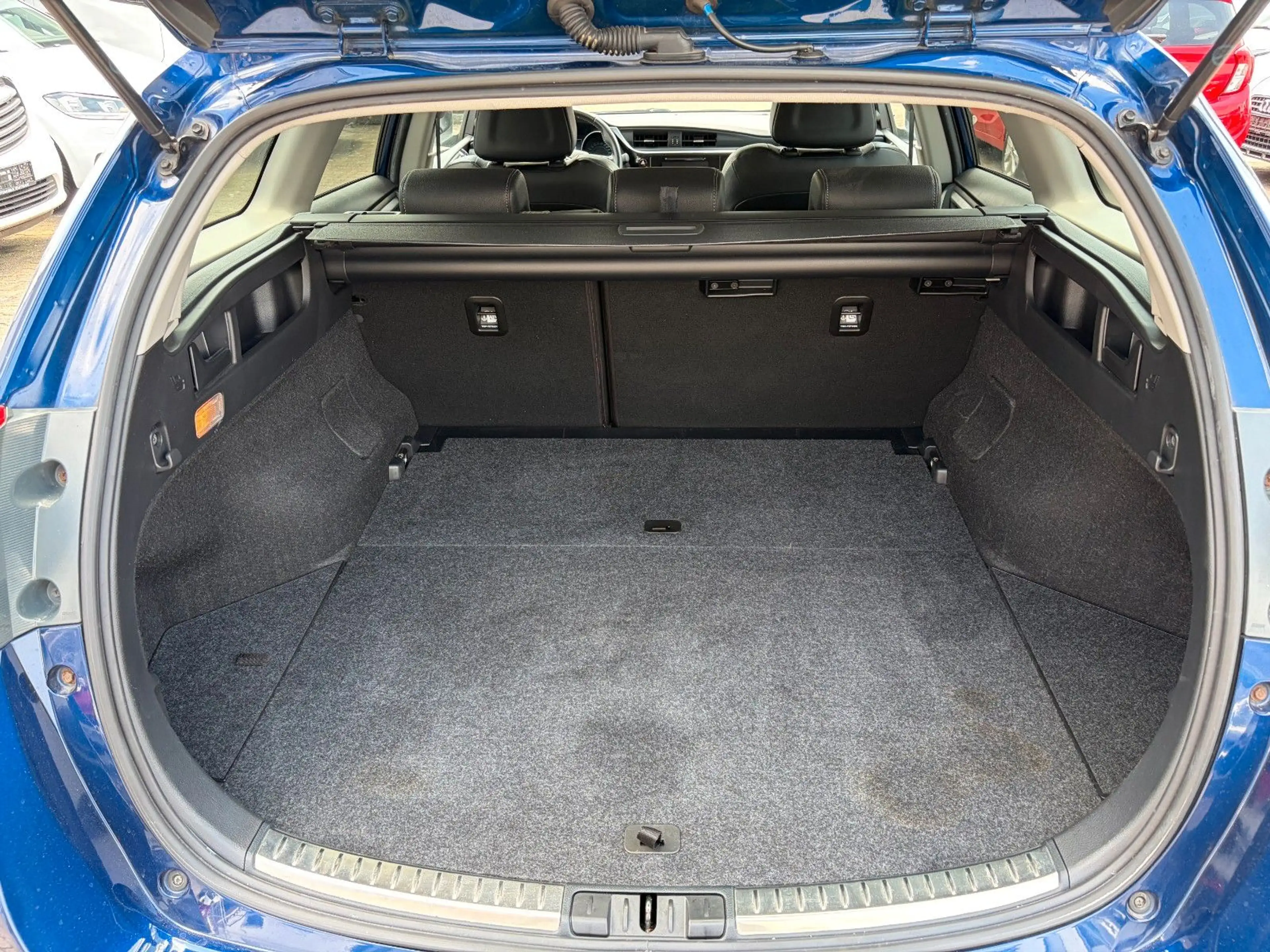 Toyota Auris Hybrid Executive ERSTE HAND — photo 14