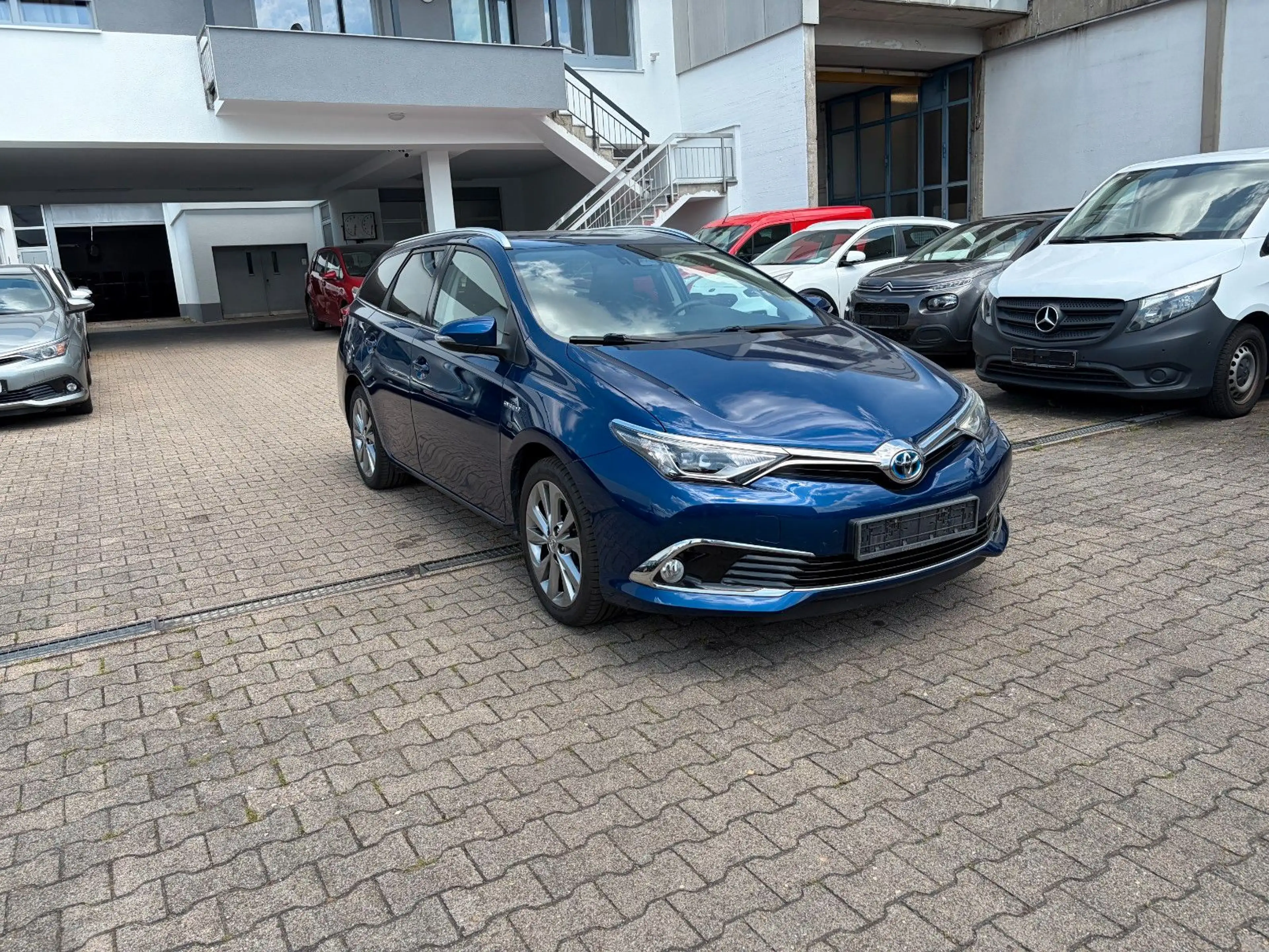 Toyota Auris Hybrid Executive ERSTE HAND — photo 3