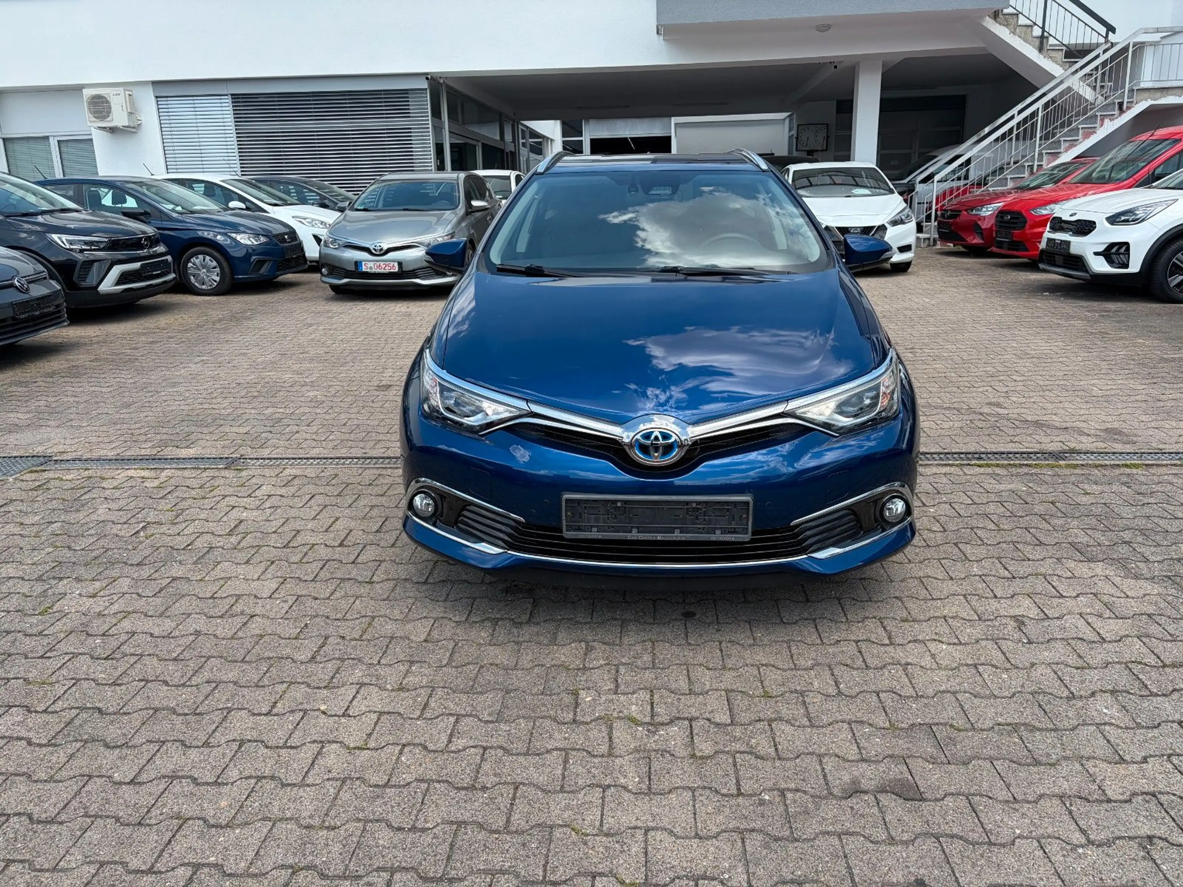 Toyota Auris Hybrid Executive ERSTE HAND — photo 2
