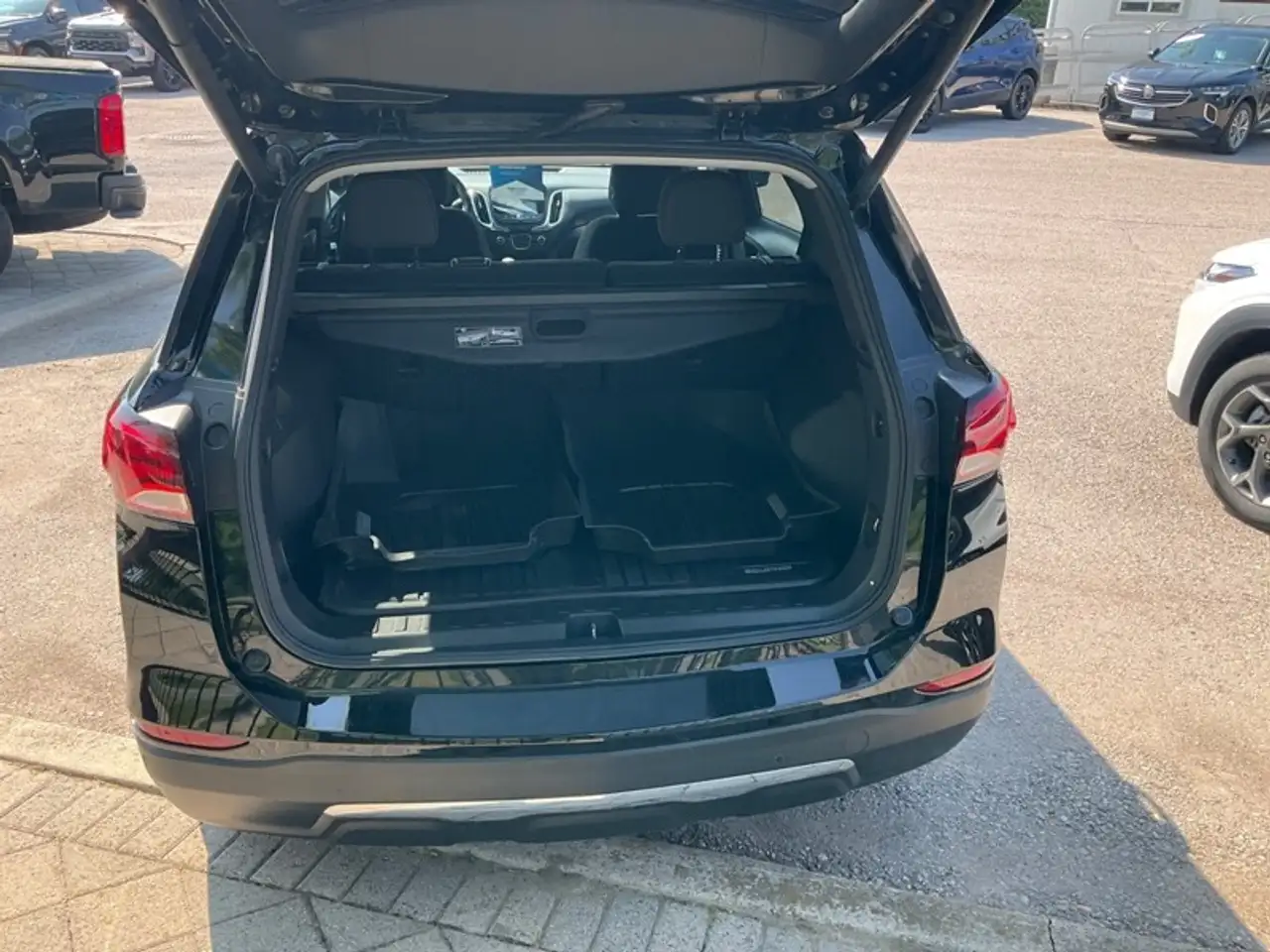 Chevrolet Equinox снимка Chevrolet Equinox