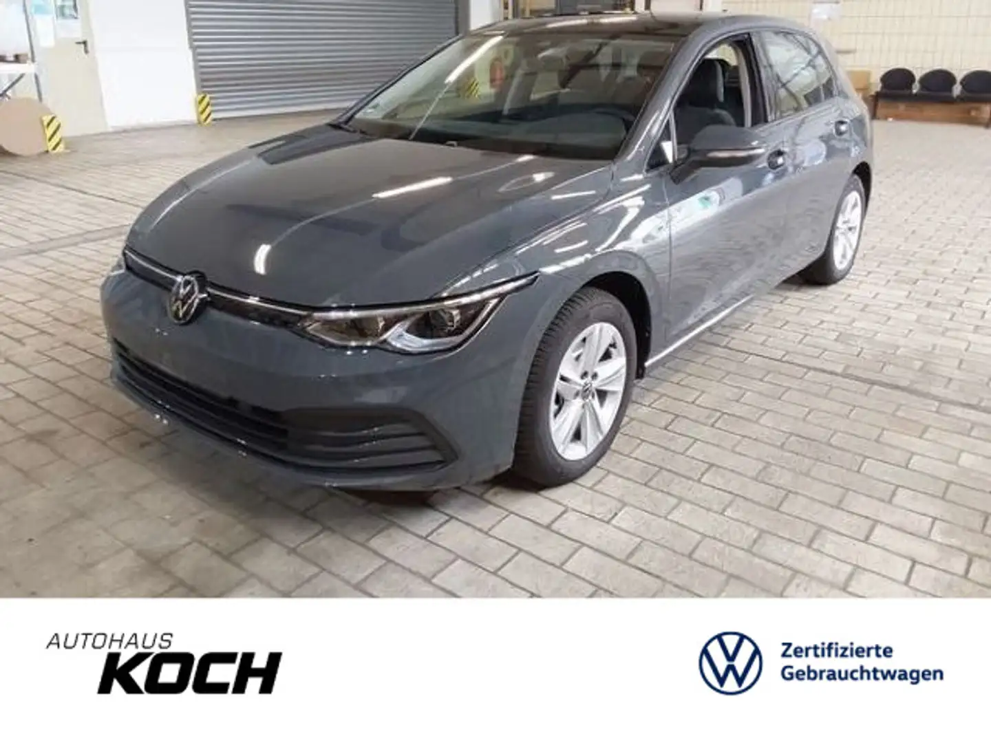 Volkswagen Golf VIII 1.5TSI Life Pano Navi LED Grijs - 1