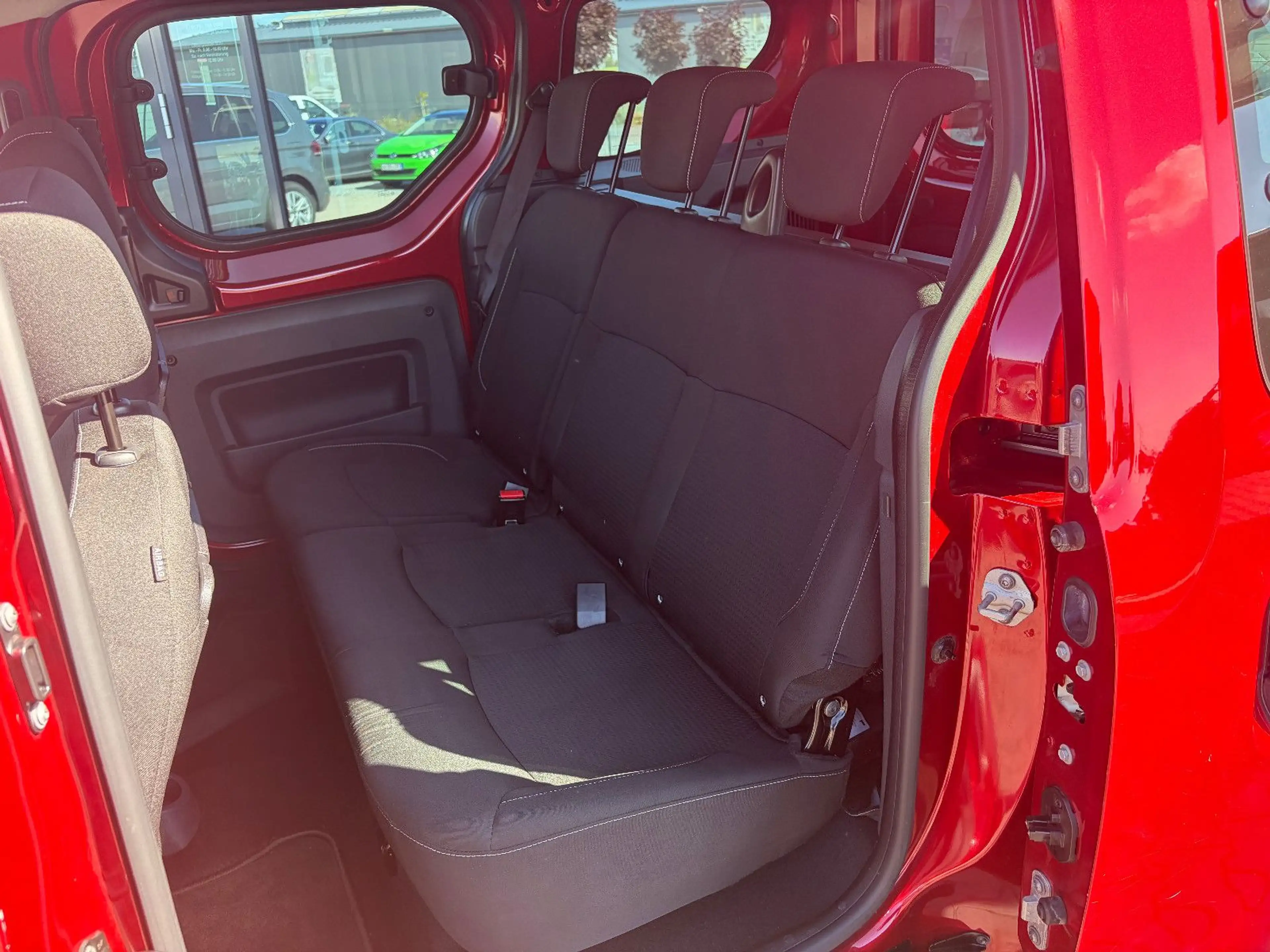 Dacia Dokker 1.3 TCe 130 Comfort GPF *SHZ*TEMP*KLIMA* — photo 9
