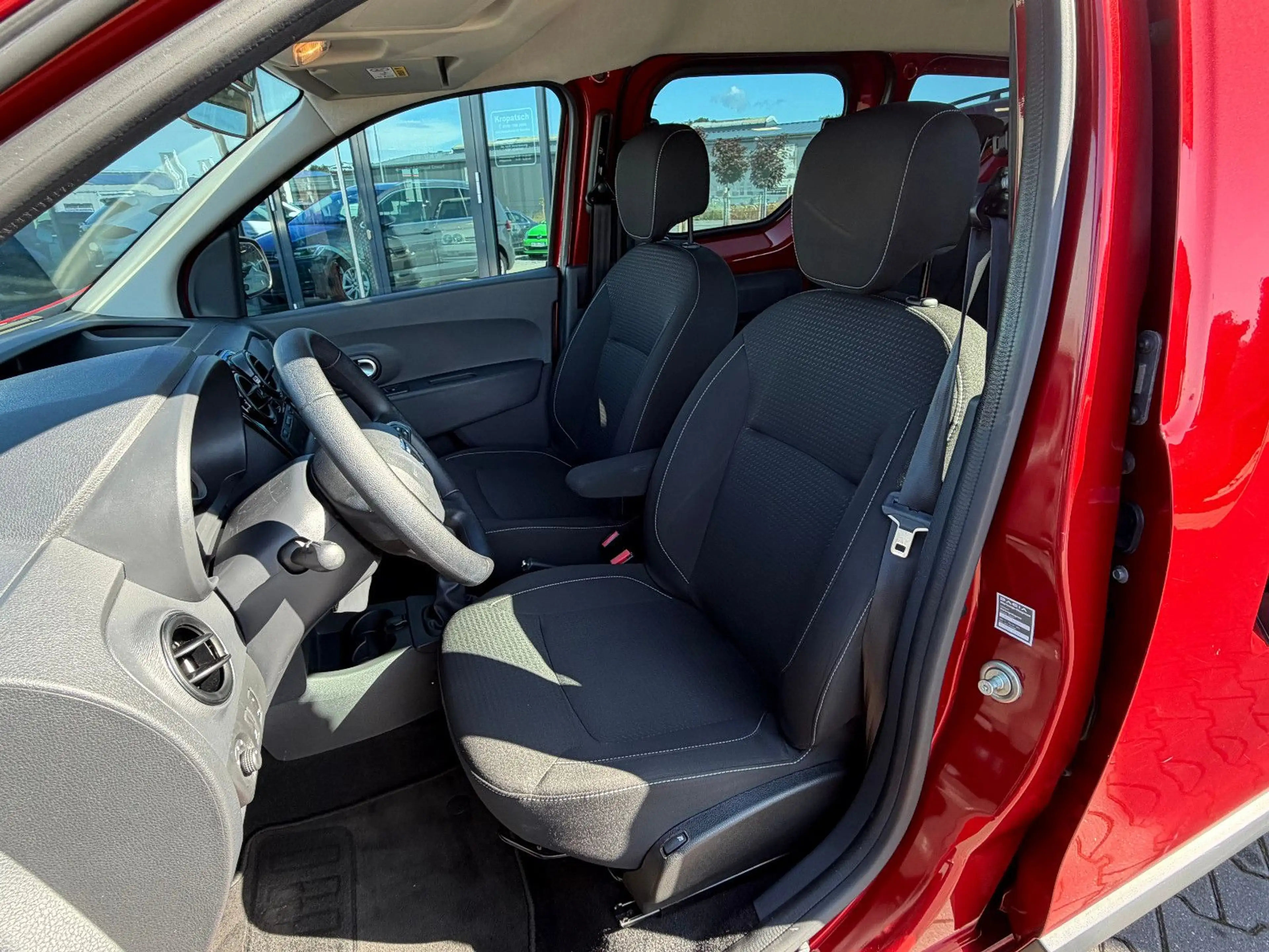 Dacia Dokker 1.3 TCe 130 Comfort GPF *SHZ*TEMP*KLIMA* — photo 8