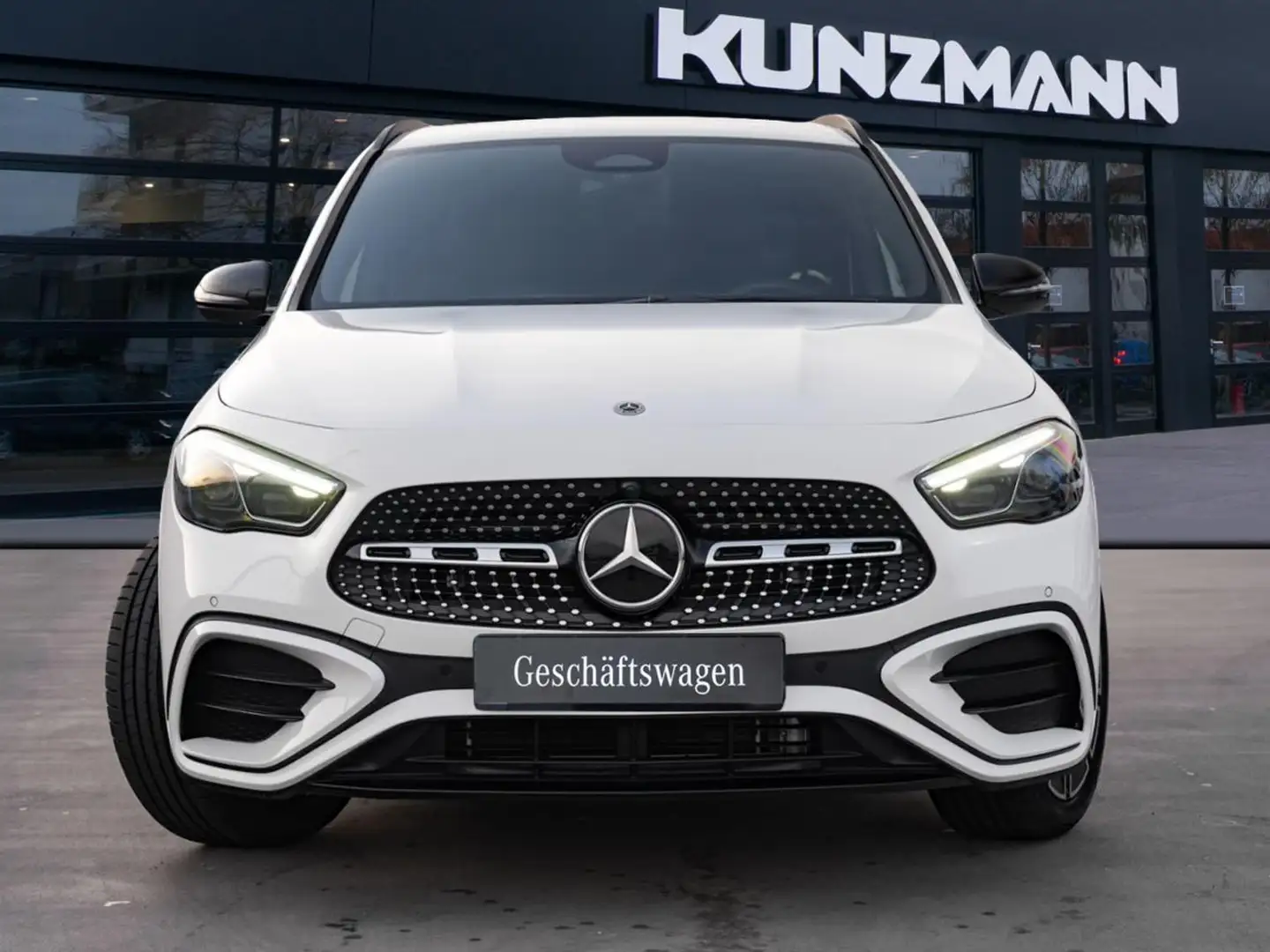 Mercedes-Benz GLA 200 AMG Night MBUXNavi-Prem. Kamera AHK Weiß - 2