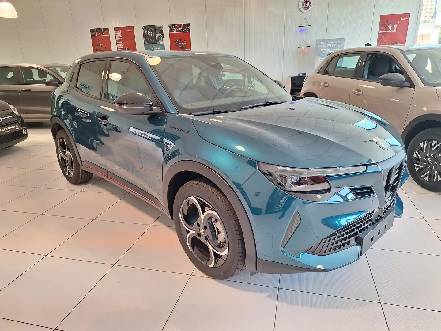 Alfa Romeo Junior 1.2 Turbo Hybrid Ibrida Speciale Albastru - 1