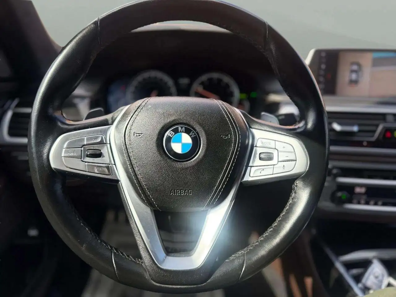 BMW 7 Series снимка BMW 7 Series
