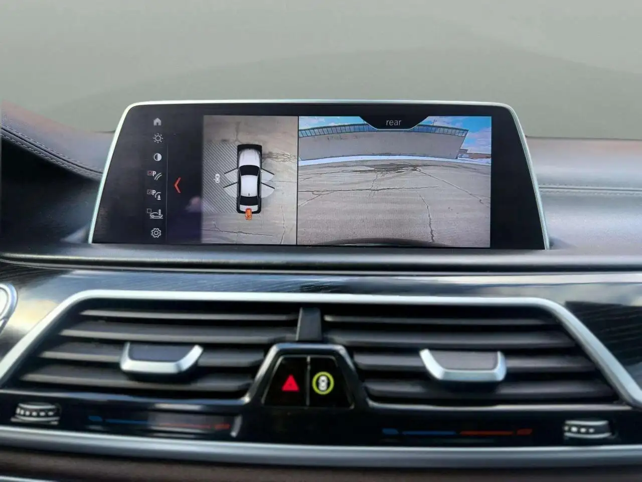 BMW 7 Series снимка BMW 7 Series