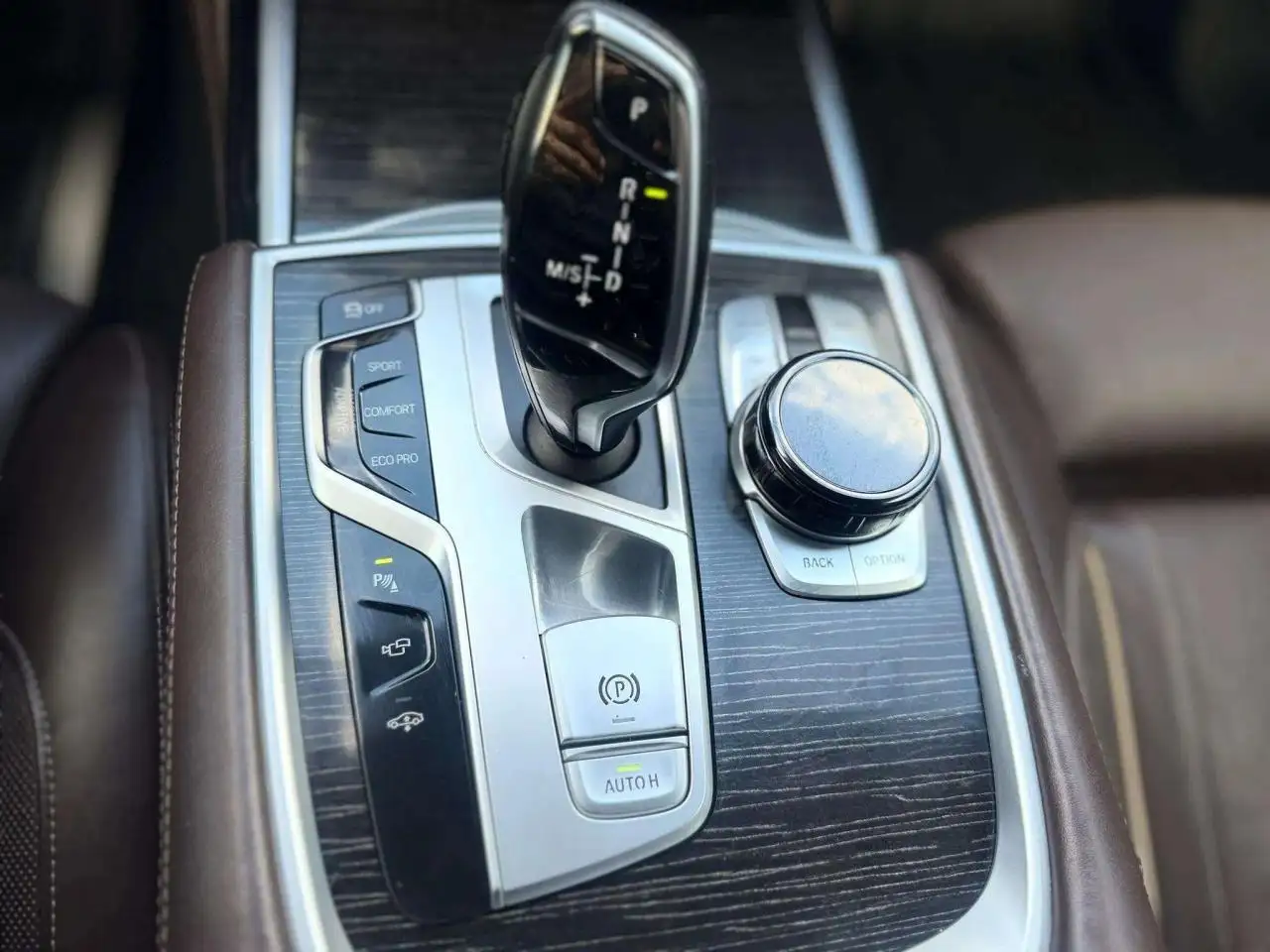 BMW 7 Series снимка BMW 7 Series