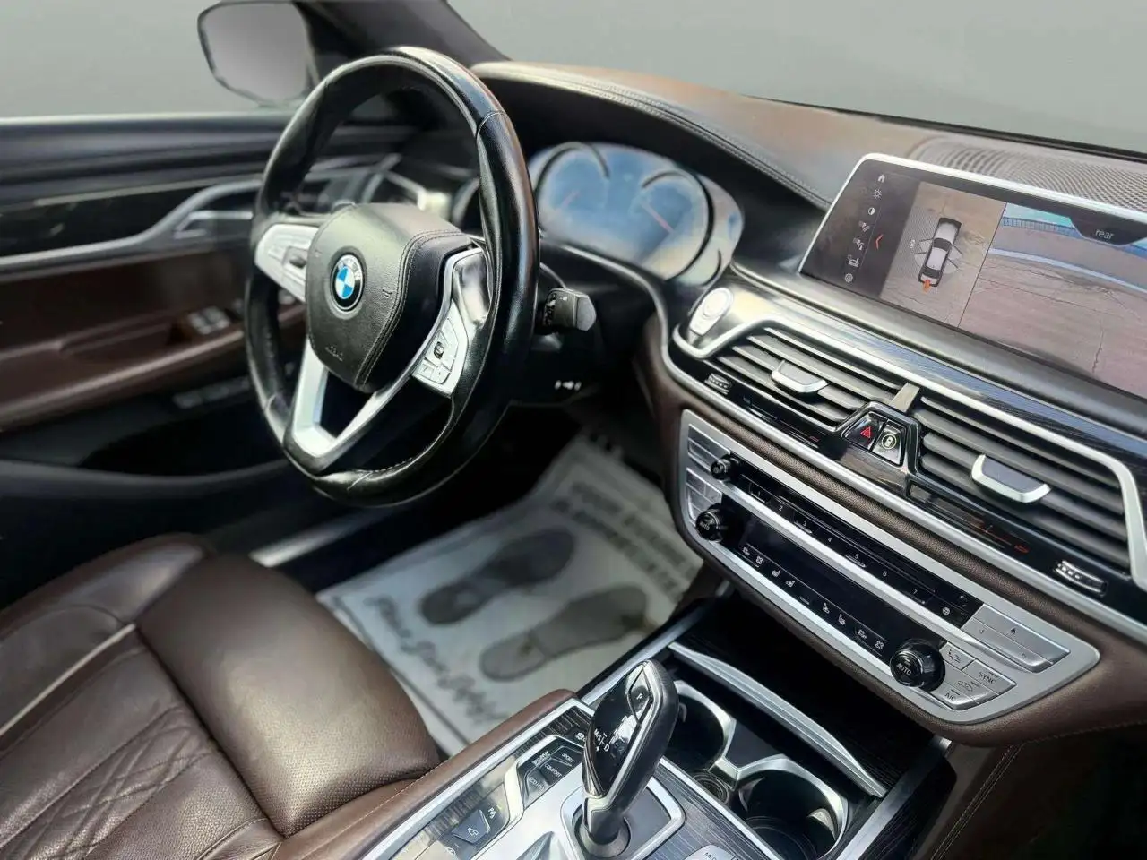 BMW 7 Series снимка BMW 7 Series
