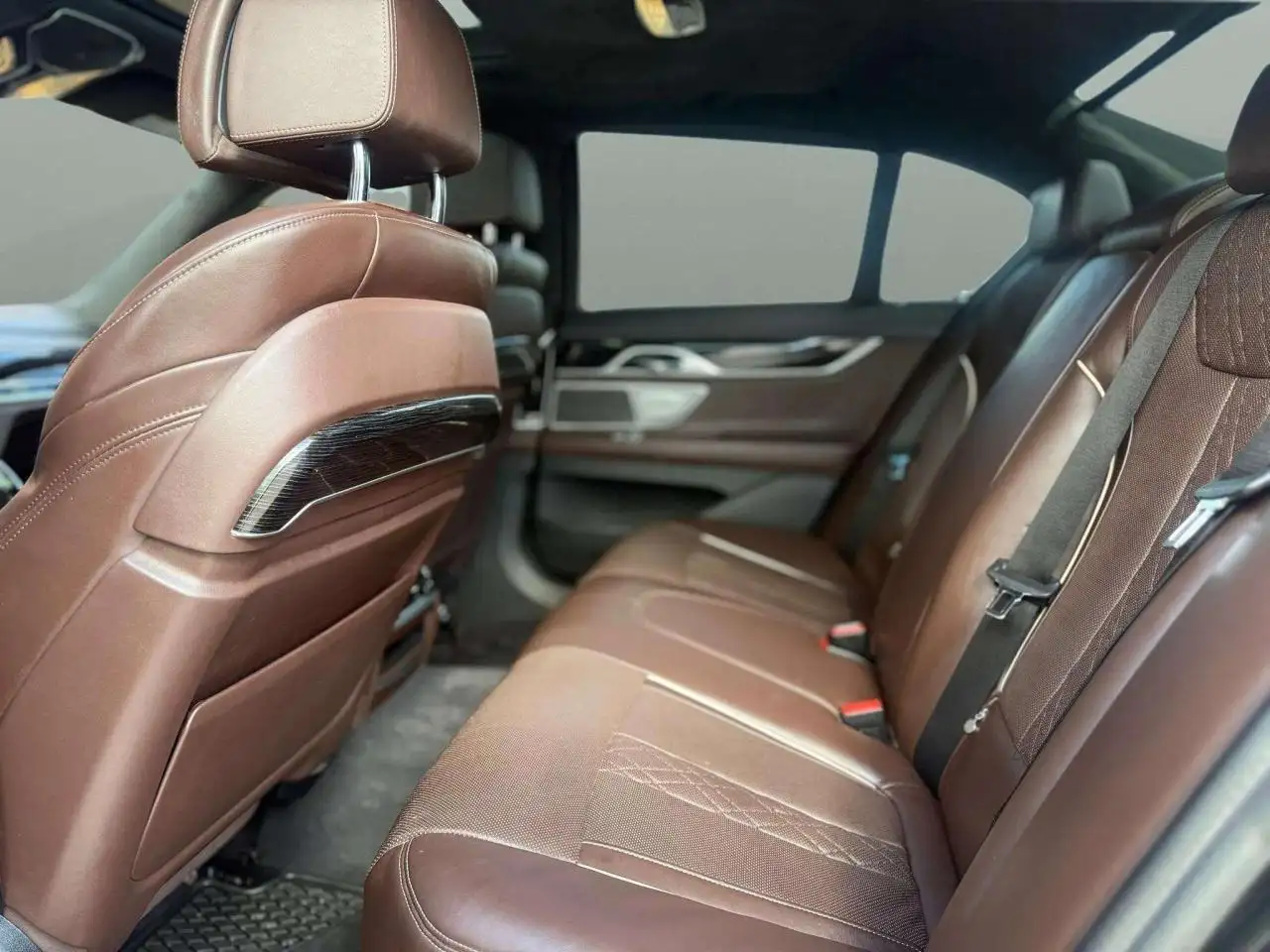 BMW 7 Series снимка BMW 7 Series