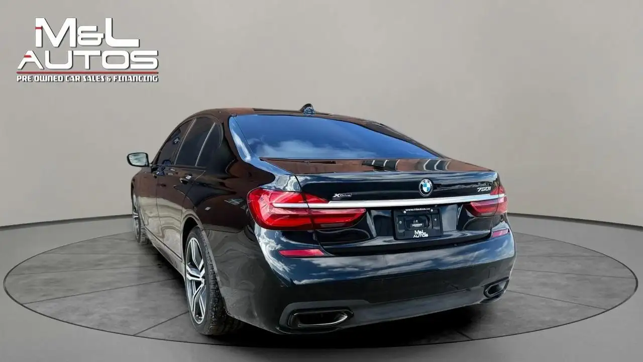 BMW 7 Series снимка BMW 7 Series