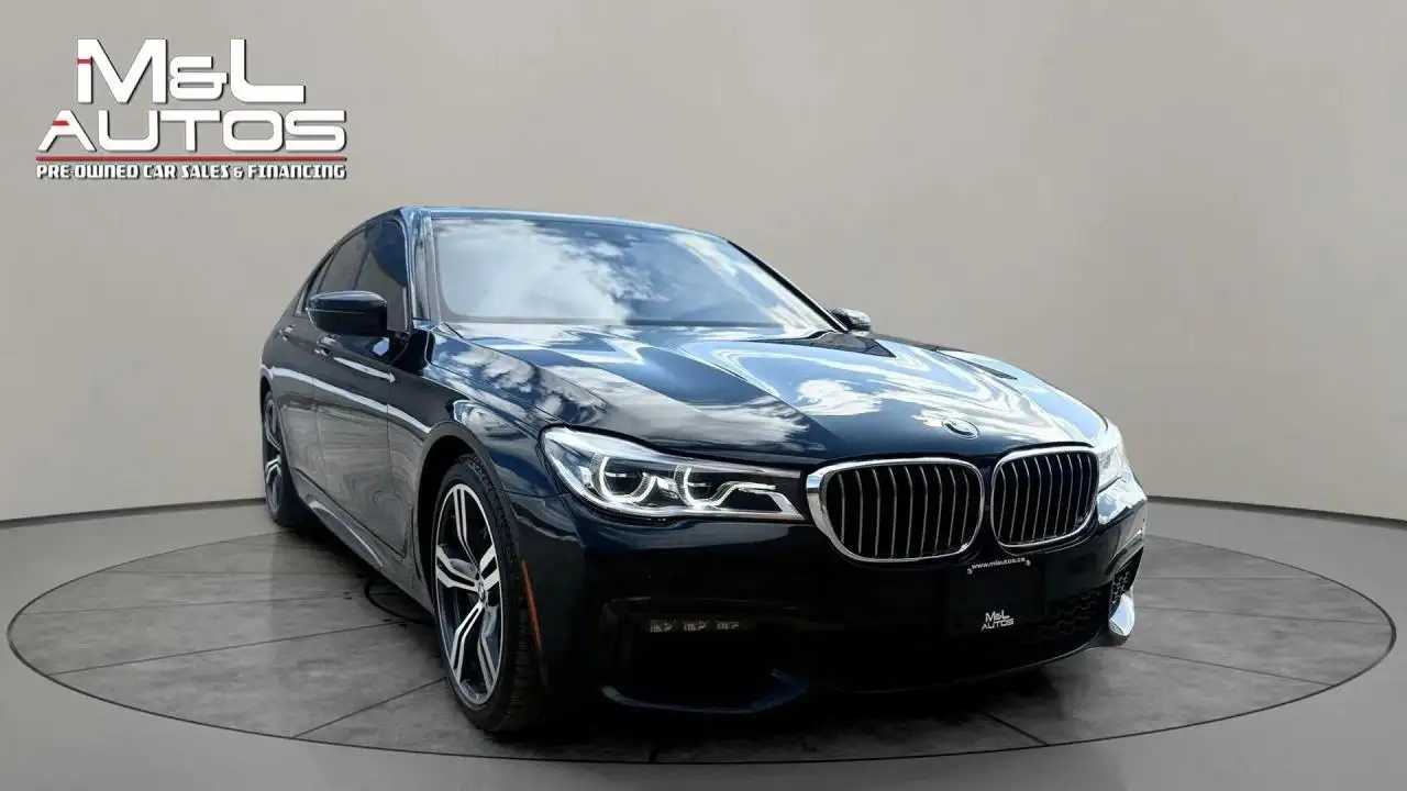 BMW 7 Series снимка BMW 7 Series