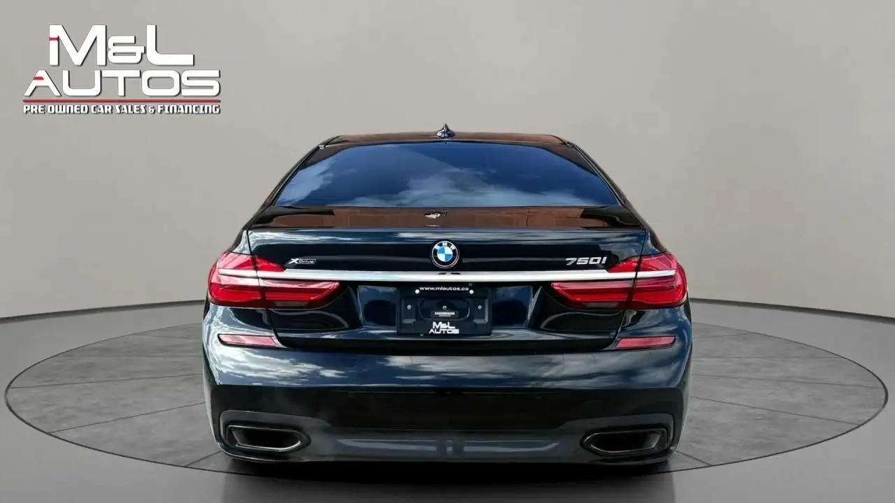 BMW 7 Series снимка BMW 7 Series