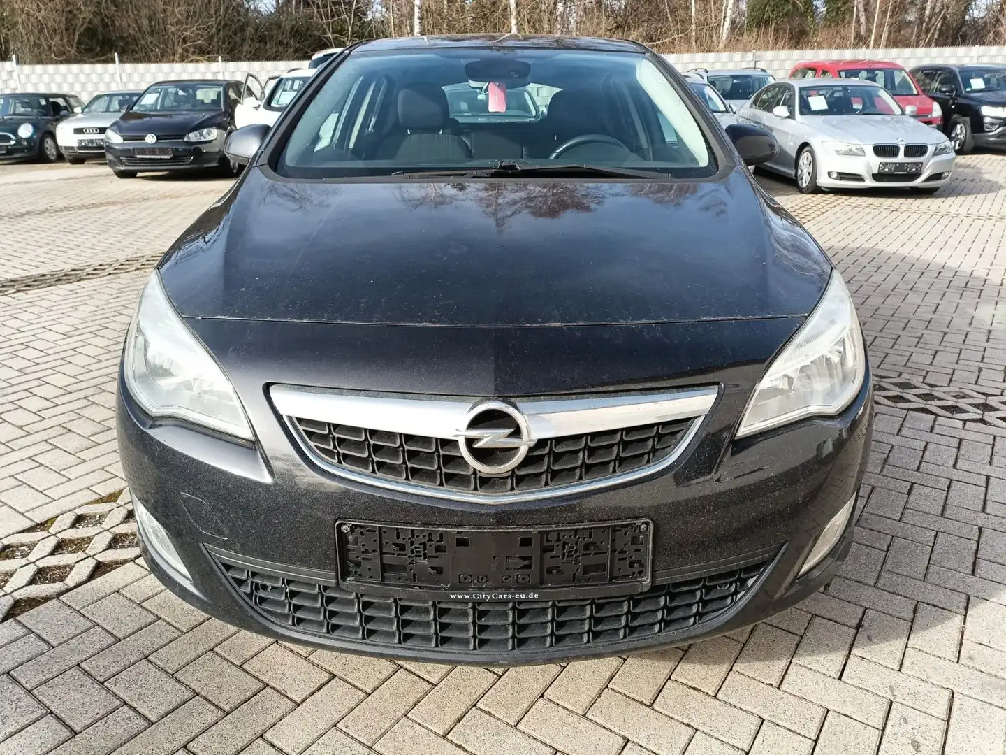 Opel Astra J Lim. 5-trg. Edition*Klima*Sitzheizung Schwarz - 2